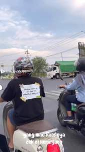 TSHIRT/KAOS KATA KATA MAAFKAN ANAKMU BU JIKA BELUM BISA SEHEBAT ANAK ORANG LAIN