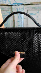 Hàng Si túi xách tay da phối da trăn hiệu Hana Mori