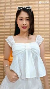 ผ้าคอตต้อนไทยเนื้อดี เสื้อแต่งลูกไม้สม็อคด้านหลัง ยืดได้เยอะมากๆ ตีเกล็ดเน้นทรวดทรง ทรงสวยมาก ใส่ไปได้ทุกที่