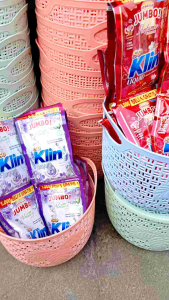 sabun cuci pakaian 24 pcs SOKLIN liquid jumbo 40ml + keranjang calista sakura