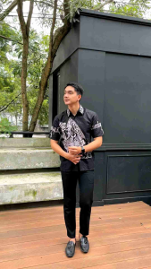 KEMEJA BATIK HITAM MANIS MOTIF WAYANG GUNUNGAN