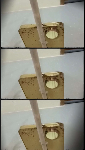 ที่ตักขยะ (บุ้งตัก)  ทำจากไม้และปีบแข็งแรงด้ามจับไม้กลม