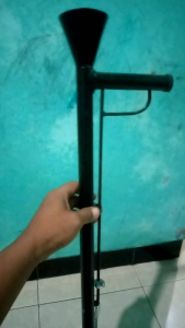 Alat tanam benih jagung tancap tugal