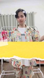 Bộ quần áo đi biển Bộ quần áo đi biển cartoon lon nước