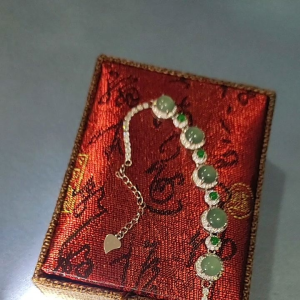 Premium Jade Bracelet (Mothers Day Gift)