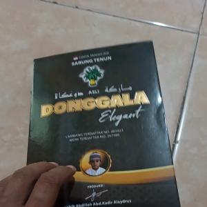 Sarung Donggala Puetra dan Sarung MUSTAMIN dan LAMIRI