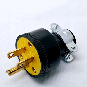 QUBIX ปลั๊กยาง 3 ขา 20A 250V PLUG แพ็ค1ชิ้น มีแคล้มรัด 2P 3W 20A 250V ระบบมือปลั๊กยาง CenterPowerShop จากนี้ที่ดี