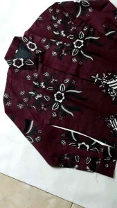 Kemeja Batik Pria Slimfit Motif Kembang Burgundy