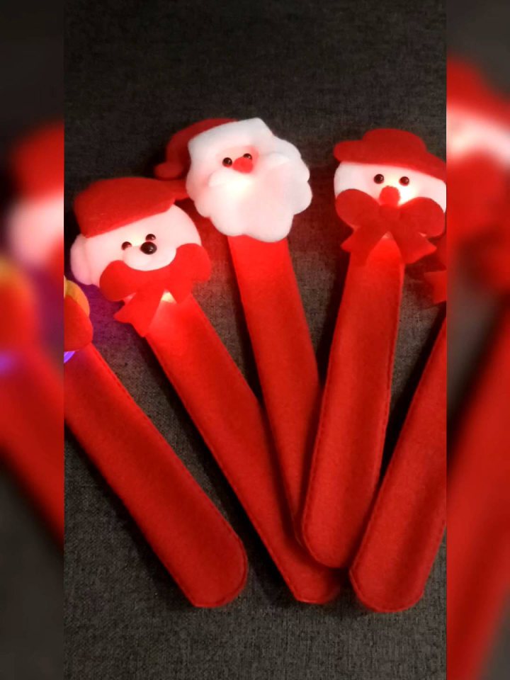 Christmas Slap Bracelets Santa Claus Snowman Reindeer White Bear Wristband with Led Light Christmas Door Gift