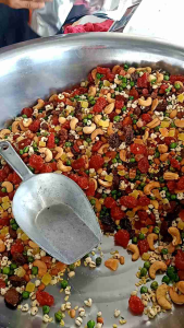 ขนม 9 เกลอ พี่ญาคนรุม