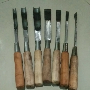pahat /pisau bubut kayu baja peer satu set