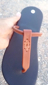 รองเท้าแตะหนังแท้ แบบพื้นบาง