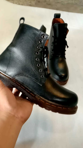 SEPATU PRIA AGl's DR MARTEN 8 HOLE DOKMAR TINGGI KULIT