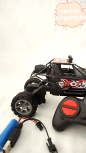 mainan mobil remote control rock crawler baterai charge
