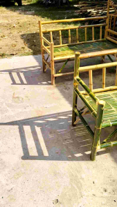 เก้าอี้ไม้ไผ่ ขนาดยาว 120 กว้าง 50 สูงของที่นั่ง 45 รวมพนักพิง 85 เซนติเมตร งานเคลือบเงาอย่างดี