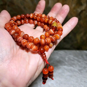 Gegegems Creation 8mm Aged Line Agate 108 mala necklace with a Red Agate Heart Sutra full text bead 老矿条纹玛瑙108念珠項链配红玛瑙佛头及心经全文桶珠