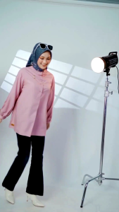 blouse baju kemeja atasan wanita dewasa kerja polos kancing full fabiola arrafi bahan katun soft cotton busui kancing depan adem ootd kantor terbaru terlaris 2023 gratis ongkir COD new simple daily best seller