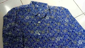 Seragam Batik Bunga Rampe Biru SMP Lengan Pendek