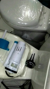 Sparepart closet duduk model kodok Alat kloset duduk monoblok Alat tabung closet tombol atas