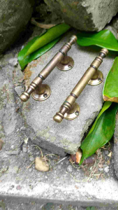 Tarikan Laci Lemari Kuningan Antik Motif Polos 9 cm 2 Pcs