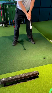 Gậy hỗ trợ tập golf swing tại nhà gậy golf tập swing tự thu gọn phát ra âm thanh