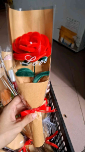 (thành phẩm ) bó hoa kem nhung 1 bông làm quà tặng
