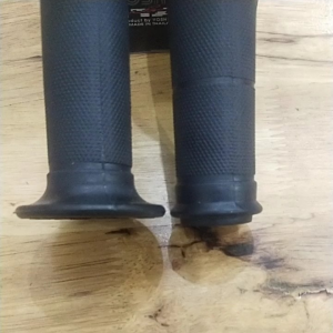 SARUNG SETANG HANDGRIP UNIVERSAL YOSHIMURA