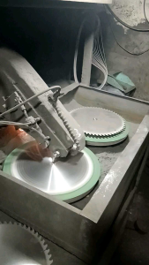 ใบเลื่อยวงเดือน ฟันคาร์ไบด์ 4-7นิ้ว ใบเลื่อย ใบตัดไม้ และเลื่อยตัดไม้ บริบทเข้ารูปลักษณ์