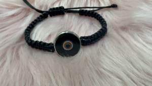 สร้อยข้อมือ ดวงตาปีศาจ