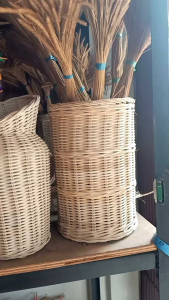 VAS BUNGA BOTOL ROTAN MURAH POT ROTAN