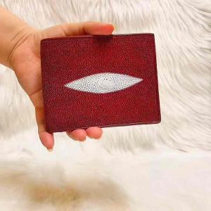 Ví da cá đuối thật màu nâu đỏ kích thước 11.5cm-9.4cm