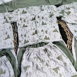 Paket hemat pakaian bayi 0 sampai 6 bulan Hijau sage