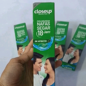 Pasta Gigi Menthol Fresh Closeup 110g Mencegah Bau Mulut