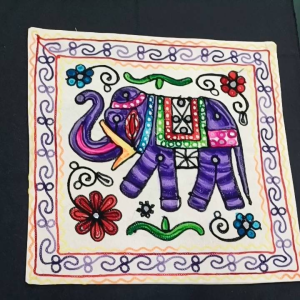 ปอกหมอนอิง ผ้าคอตตอนออแกนิค งานฝีมือ ปักลายรูปช้างสีม่วง