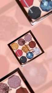 Hanasui Eyemazing Eyeshadow Palette