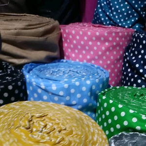 KAIN SEPRAI POLKADOT/DOTIE KECIL DISPERSE IMPOR METERAN