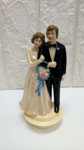 5.5 inches Bride and Groom cake topper