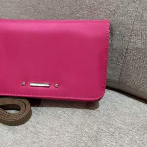 LOTTIENNE DOMPET SOPHIE MARTIN PINK - 20x4x12 cm, Nylon dengan Kulit Sintetis - Tali Panjang