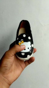 sepatu slip on anak perempuan pokadod hitam size 22-25