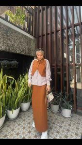 LIKA BY MMAAYRA Oneset atasan dengan rok terbaru