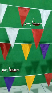 Bendera Segitiga Renceng: Hiasan Ulang Tahun Unik