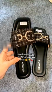 Sandal Wanita Kekinian Korea Flat Dewasa Terbaru Sendal Selop Cantik Simple Elegan Terbaru 2024