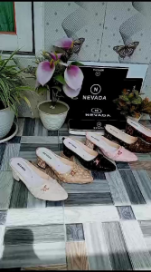Mengenal Nevada Heels Wedges Motif Pantofel Premium
