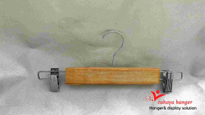 hanger jepit celana kayu natural klip besi harga lusinan 12 pcs