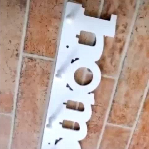 Gantungan Dinding Baju HOME LOVE: Solusi Praktis & Ekonomis