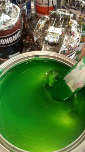 สีเขียวเข้มมรกตมุกทอง เนื้อเยอะพ่นง่าย มีมุกทองแถมให้ฟรี