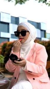 LIP BALM CHERRY SR12 MOISTURIZING LIP BALM PELEMBAB BIBIR