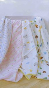 Khăn Tắm Muslin 2 Lớp Cho Bé Dolphin 70x90cm Mềm Mịn Thoáng Khí Thấm Hút Tốt Họa Tiết Đáng Yêu Dễ Giặt Không Xù Không Xổ Lông