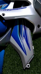 ชุดสี125iไฟเลี้ยวบังลมสีฟ้าแก้วตัดกลางบอร์นชิ้นงานสนิทเปลือกงานABS มี13ชิ้น