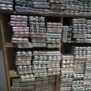 BENANG JAHIT ISI 12 LUSIN (1 GROS) / PANJANG 400 - 500 YARD 40/2 BISA BAYAR DI TEMPAT